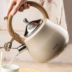 Czajnik stalowy z gwizdkiem Klausberg, 2,8 l, beżowy