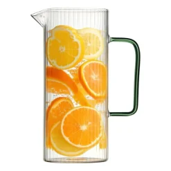 Dzbanek ryflowany Vialli Design Livio, 1,5 l, z zielonym uchem