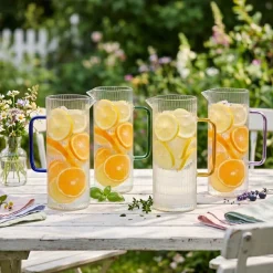 Dzbanek ryflowany Vialli Design Livio, 1,5 l, z różowym uchem