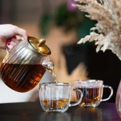 Dzbanek ze stalowym zaparzaczem Vialli Design Tulip, 1 l, z podwójną ścianką, złoty mat
