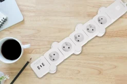 Elastyczna listwa zasilająca Hykker, 5 gniazd, 2 x USB-A, 1 x USB-C