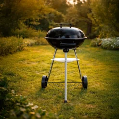 Grill kulisty 16”, czarny, z pokrywą i popielnikiem