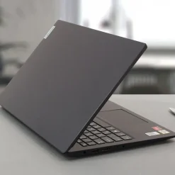 Laptop Lenovo V15 G4, 15,6”, 16 GB RAM, Windows 11, czarny