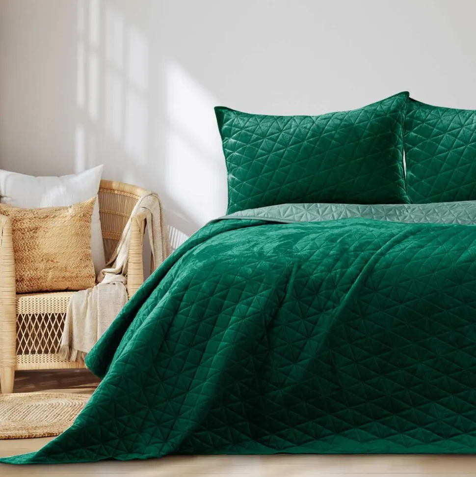 Narzuta na łóżko welurowa 220 x 240 cm Restilo Laila, zielona