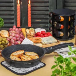 Patelnia 24 cm Starke Pro Svart Marble, z odpinaną rączką, czarna