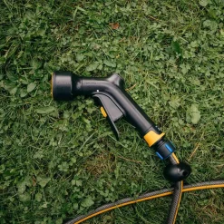 Pistolet zraszający Fiskars Solid, z uniwersalnym złączem, czarny
