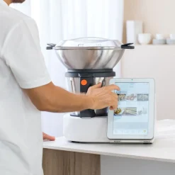 Wielofunkcyjny robot Taurus MyCook Next, 2000 W, sterowanie głosowe