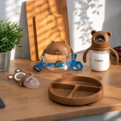 Zestaw naczyń dziecięcych Kidnort Diet, 4 elementy, brązowy