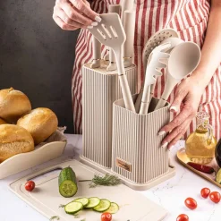 Zestaw przyborów kuchennych Klausberg, 12 elementów, z nożami i deską, beżowe